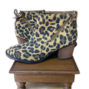 Aqua College Waterproof Cheetah Ankle Booties NWT